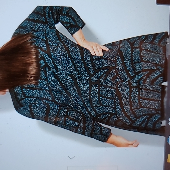 Green & Black Print Tunic - Picture 2 of 5